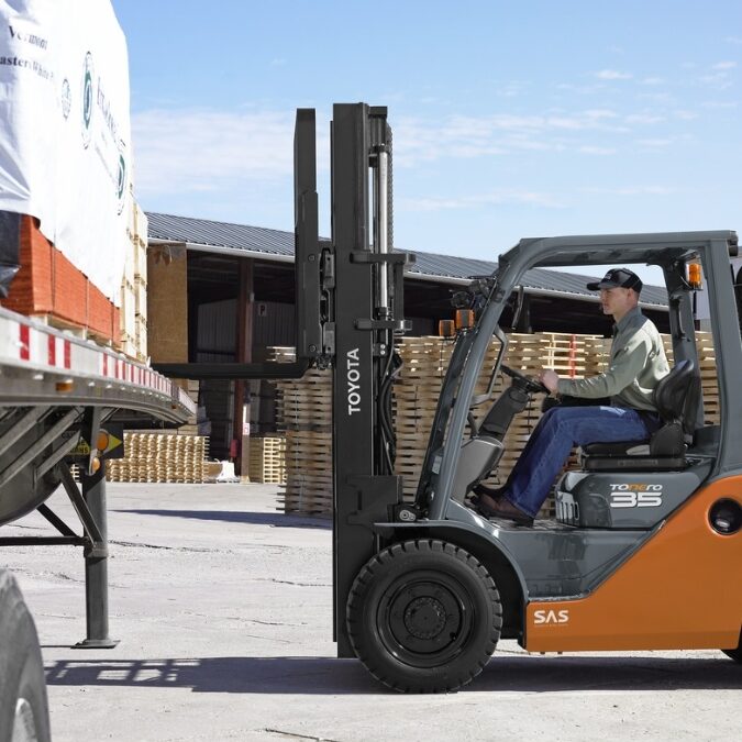 Cómo alargar la vida útil de tu carretilla elevadora: los recambios esenciales que debes sustituir a tiempo